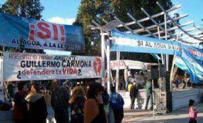 Multitudinaria marcha contra la miner�a en Alvear