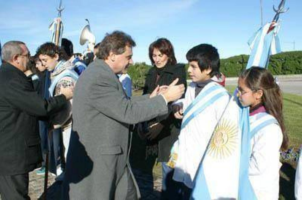 "Cada uno de nosotros construye nuestro pa�s y nuestra ciudad"