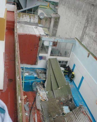 �Milagro en Mar del Plata! Se cay� techo sobre la Pileta Lafayette y solo hubo tres heridos. A esa hora deb�an haber estado nadando 40 chicos�.
