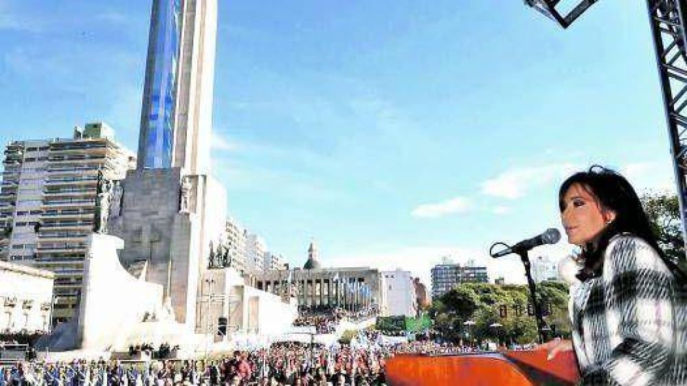 Cristina elogi� el modelo y justific� los conflictos