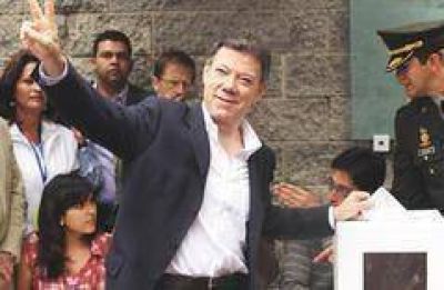 Con una arrollador triunfo, el oficialista Santos es el nuevo presidente de Colombia