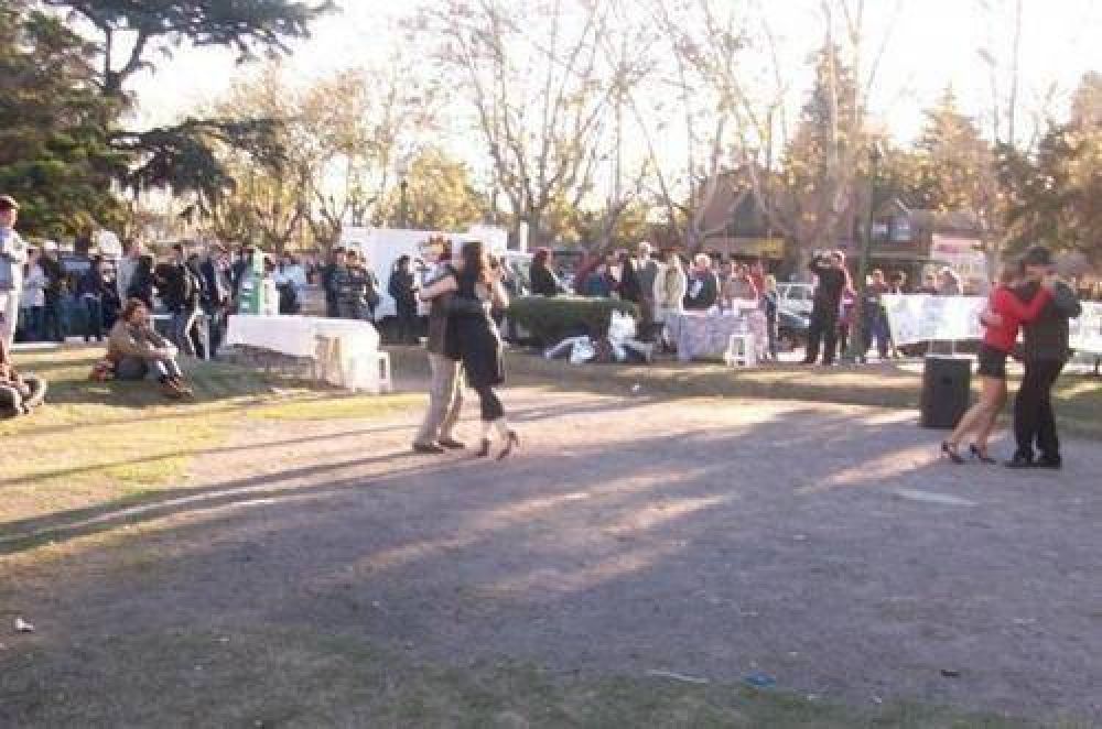 Exitoso Festival de Concientizaci�n por Laguna de Rocha en la Plaza de los Fundadores