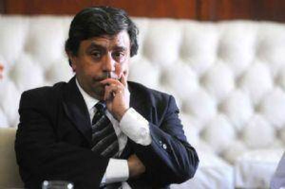 El Gobierno eval�a opciones para evitar la fuga de empresas