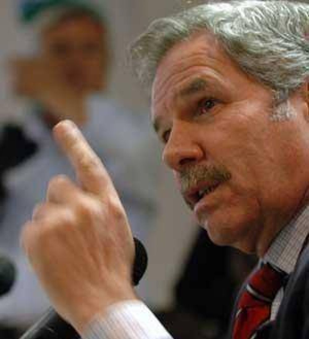Sol� quiere medirse con Duhalde por la candidatura presidencial 