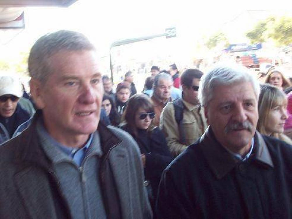 Francisco De Narv�ez, Jorge Macri y Luis Andreotti recorrieron Virreyes
