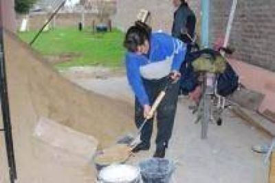 Florencio Varela Realizan obras en el jard�n de infantes municipal de La Esmeralda