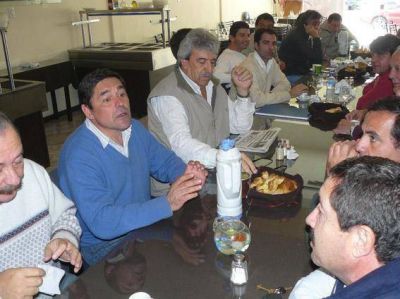En Col�n lanzaron apoyo a la candidatura de Duhalde