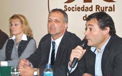 Aquilanti entreg� 29 aportes por la emergencia ganadera