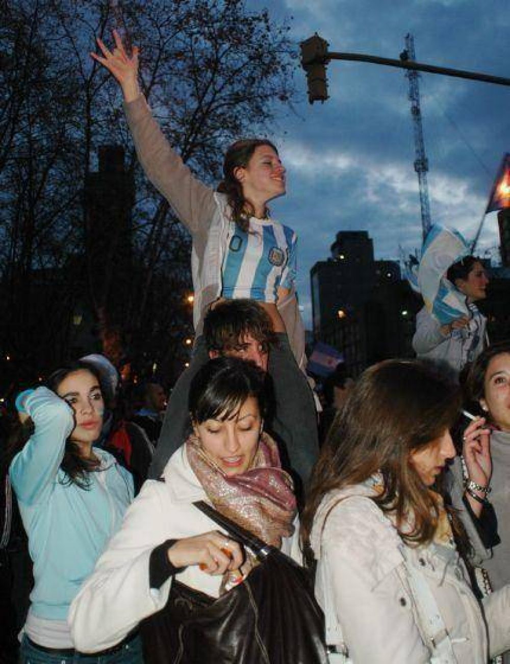 Marplatenses ganaron las calles para festejar el triunfo argentino que hace so�ar a todo un pueblo