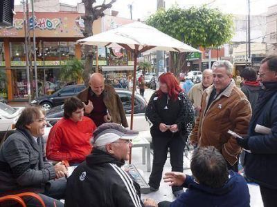 Daniel Gomez recorri� Valent�n Alsina: inseguridad y obras, principales reclamos