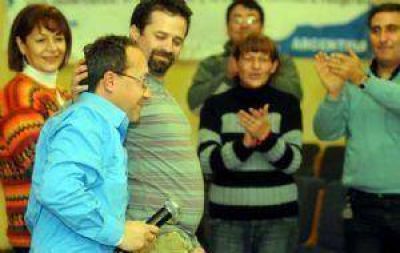 Gracias a los jubilados, la lista oficial retuvo la conducci�n del SUTE