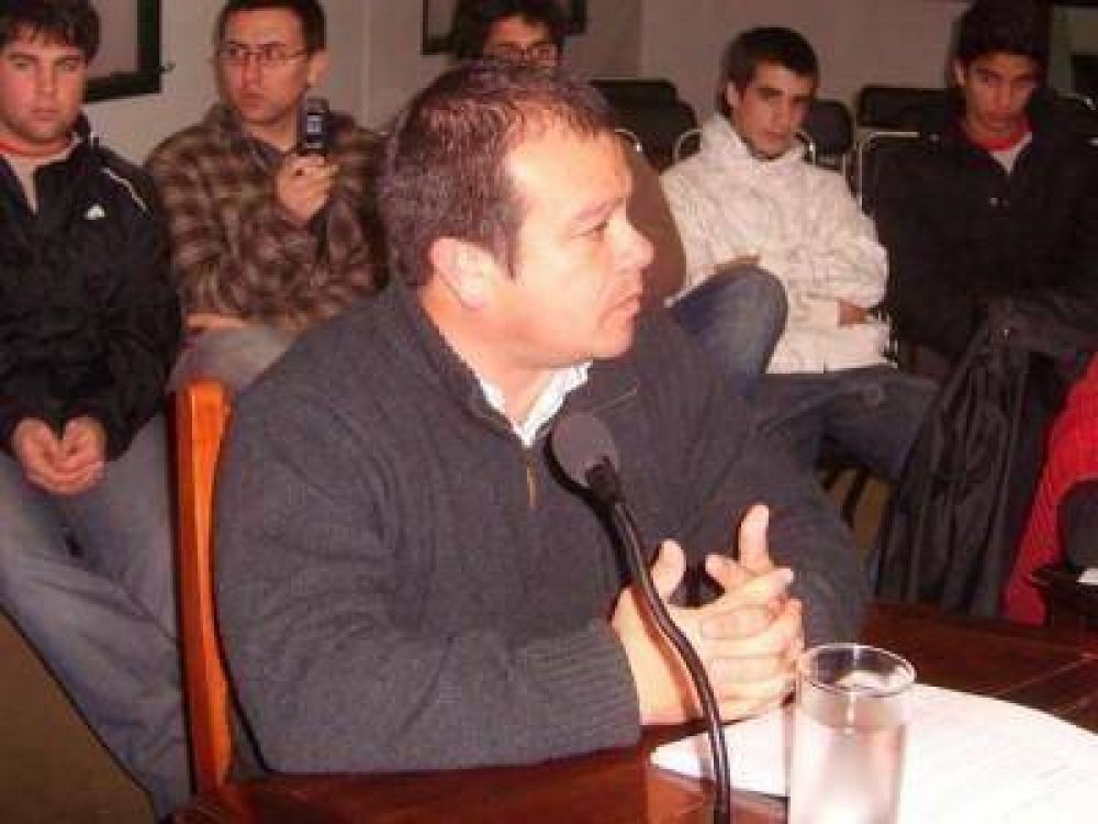 �El intendente es como el perro que viene arriba del camalote y si lo ayudas a salir del agua te muerde la mano�