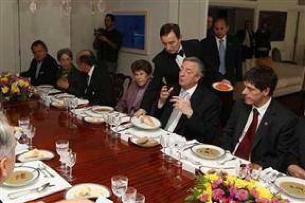 Anticip� Kirchner que se vetar� la eliminaci�n de los superpoderes