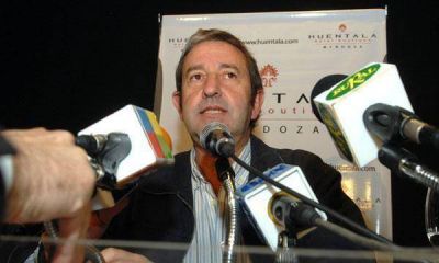  Cobos busca afianzarse como candidato en 2011 y prepara su programa de gobierno  