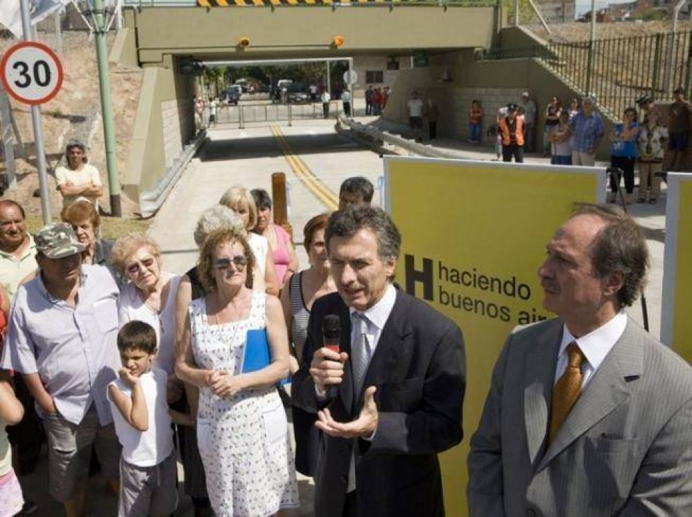 El macrismo quiere gastar 150 millones de d�lares del Subte en pasos a nivel