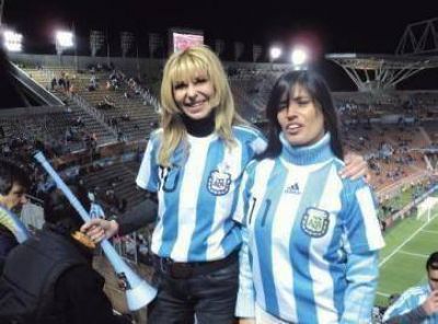 Karina y Lorena Scioli vuelven de Sud�frica