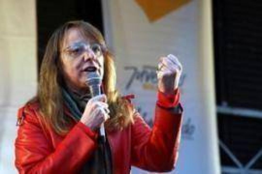 Alicia Kirchner entregar� una ambulancia y pensiones