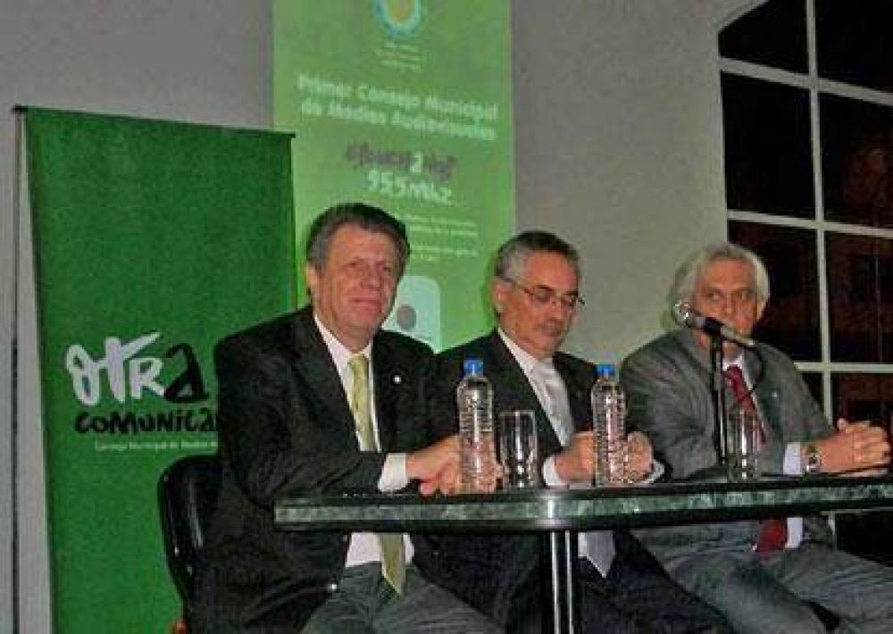El coordinador del Sistema Argentino de Televisi�n Digital disert� en Avellaneda