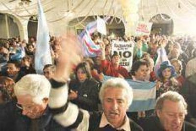 Para la Asamblea, tres es multitud