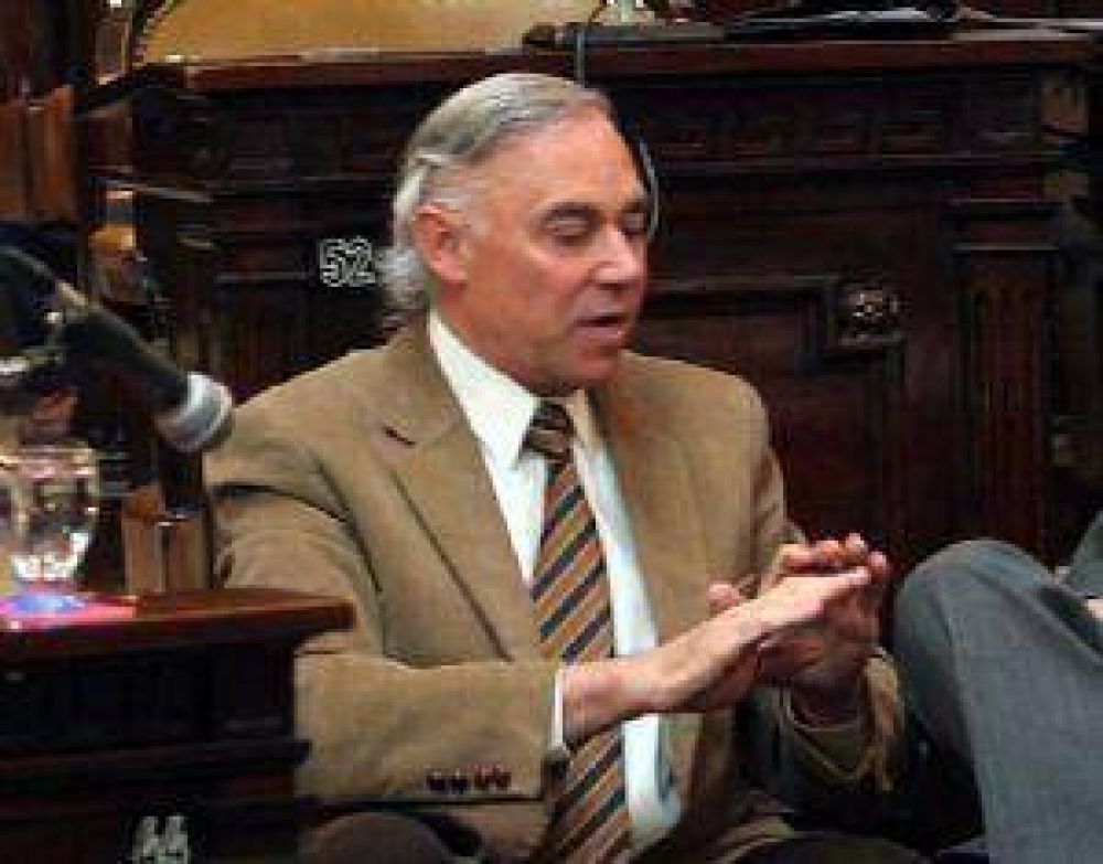 Un diputado se qued� afuera del nuevo edificio