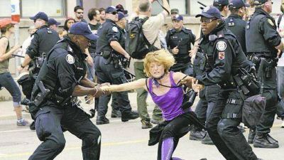 Casi 600 detenidos tras violentos incidentes