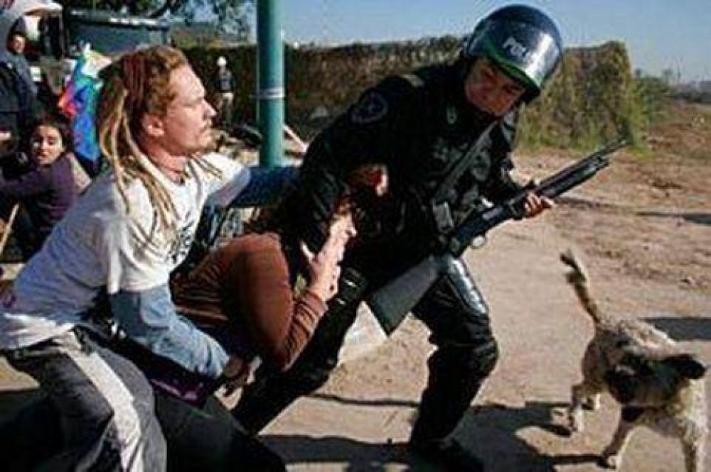 Lunes violento Vial costero: nueva represi�n policial deja heridos y demorados