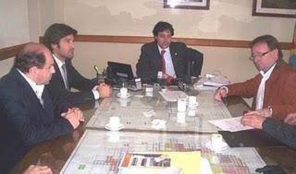 El municipio y SMATA firmaron un convenio para capacitaci�n laboral