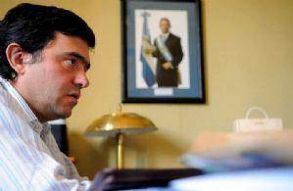 Una nueva renuncia con cr�ticas al director de Escuelas