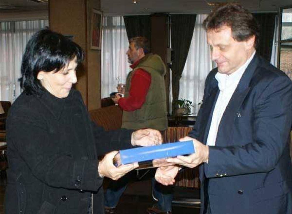 El intendente Pulti se reuni� con la c�nsul de Uruguay