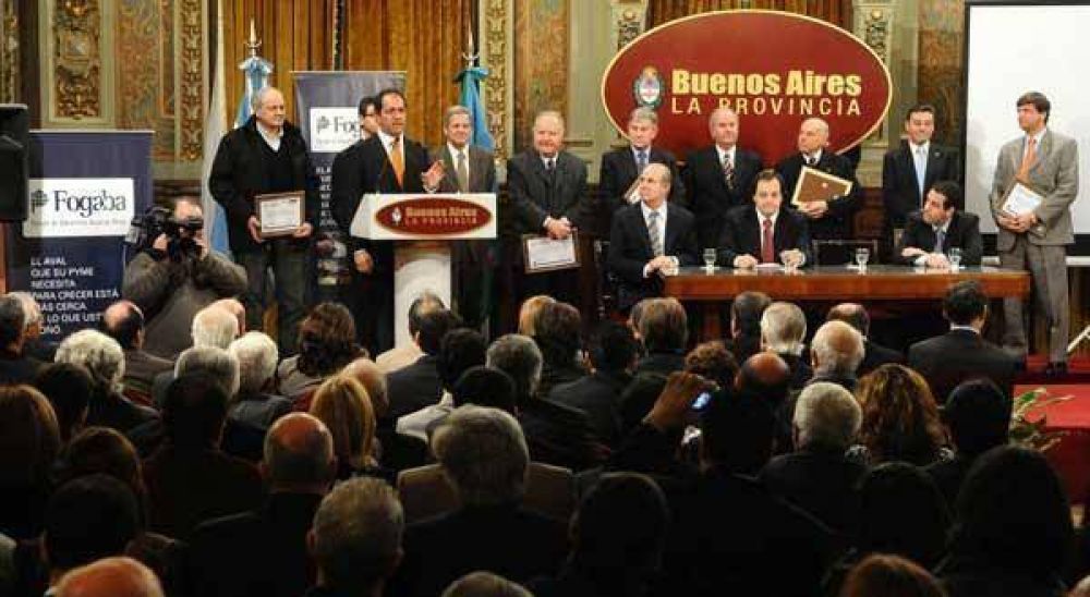 Scioli anunci� un plan para desendeudar a los municipios