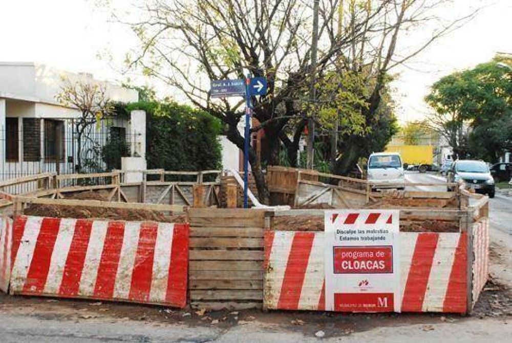 Avanzan las obras de cloacas en Mor�n centro