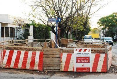 Avanzan las obras de cloacas en Mor�n centro