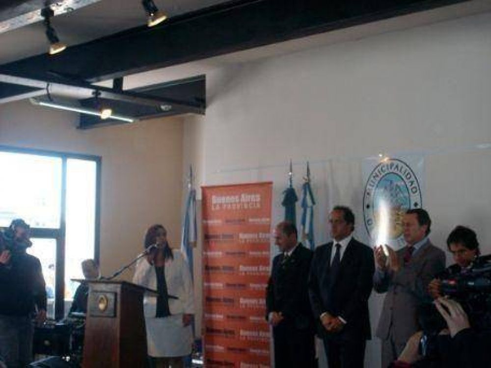 Con muchos halagos de por medio, se inaugur� el Centro Operativo Municipal de Monitoreo