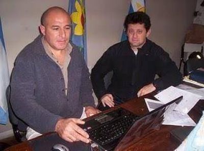 Efect�an trabajos para mejorar el servicio de gas en escuelas