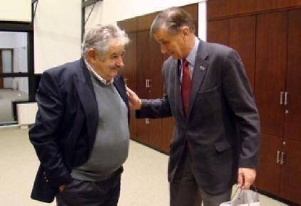Binner se reuni� con Mujica en Montevideo