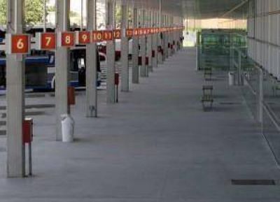 Paran los choferes de micros de larga distancia