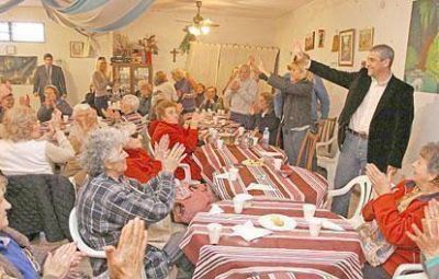 El Intendente visit� Wilde con el Programa �Abuelos, Todo Vuelve�