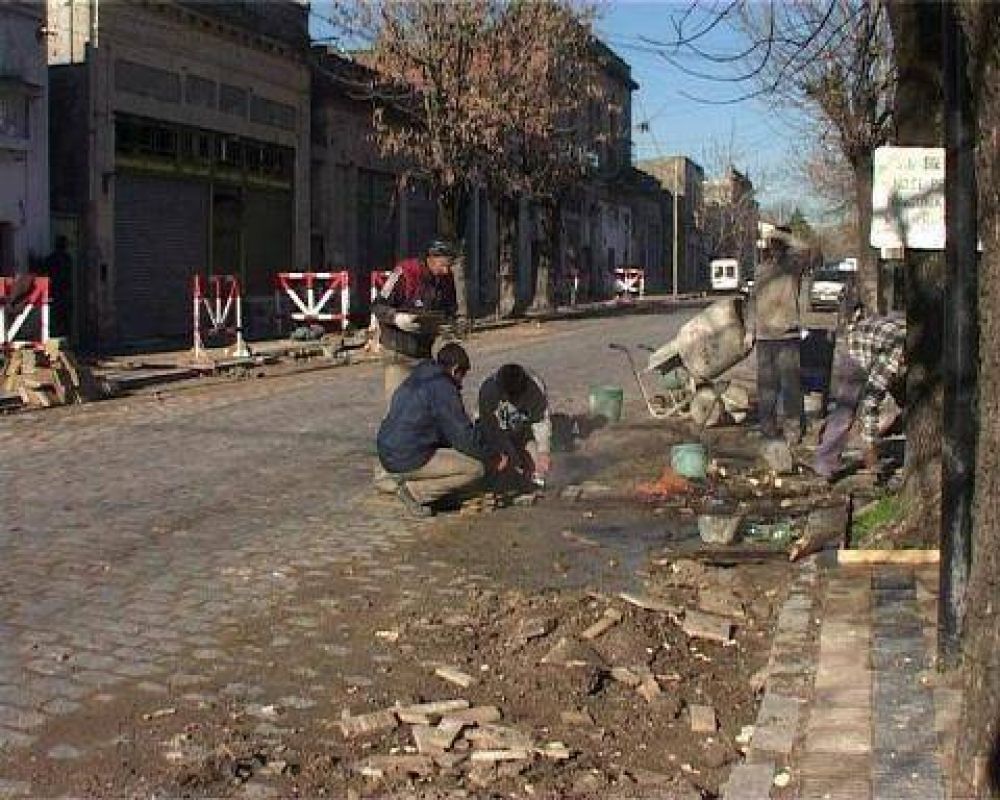 Tareas de jerarquizaci�n en el Centro C�vico, Avenida Montevideo y Calle Nueva York