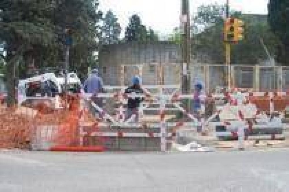Obras de infraestructura b�sica Contin�an las extensiones de la red de agua en Florencio Varela