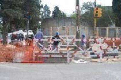 Obras de infraestructura b�sica Contin�an las extensiones de la red de agua en Florencio Varela