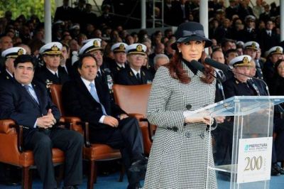 Bicentenario de la Prefectura Naval Argentina Cristina en Z�rate