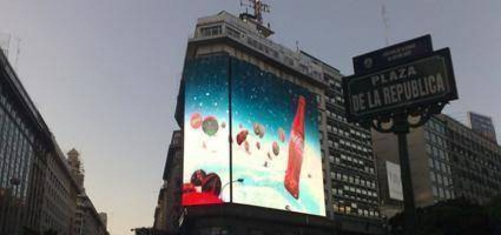 Gallardo cit� a Macri y la oposici�n por el cartel de Coca Cola
