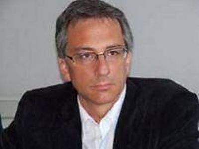 Jos� Eseverri est� al frente de las encuestas entre los Intendentes bonaerenses