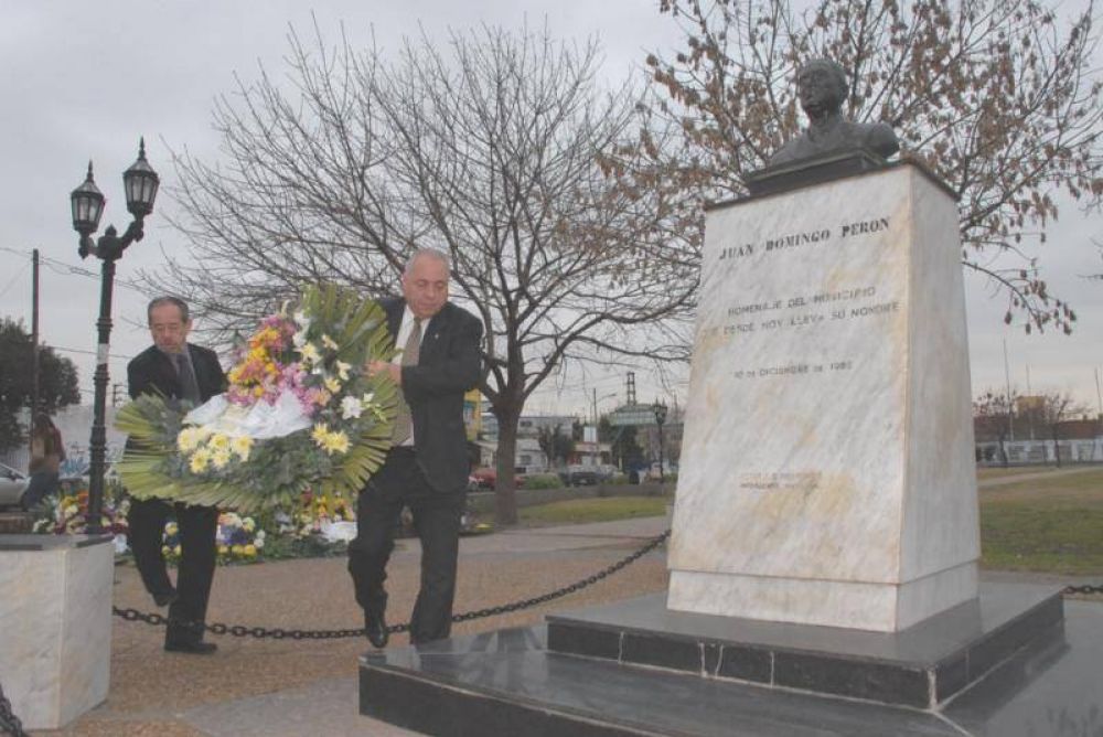 Presidente Per�n - Aniversario de Per�n: Regueiro particip� del acto central en San Vicente