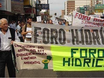 SIGUEN LOS RECLAMOS EN LOS DISTINTOS BARRIOS El Foro H�drico de Lomas marchar� en reclamo de agua y cloacas