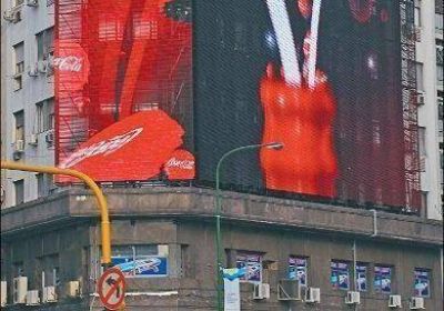 Vuelven a encender la pantalla gigante de la 9 de julio