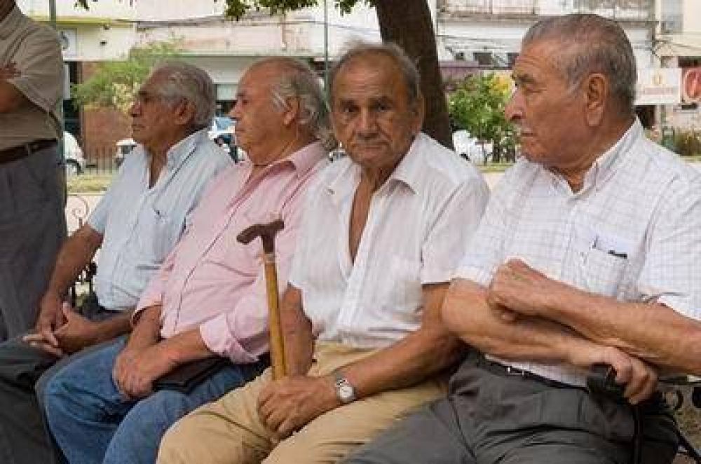 Expectativa de jubilados por la eliminaci�n del tope de los activos
