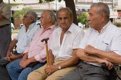 Expectativa de jubilados por la eliminaci�n del tope de los activos