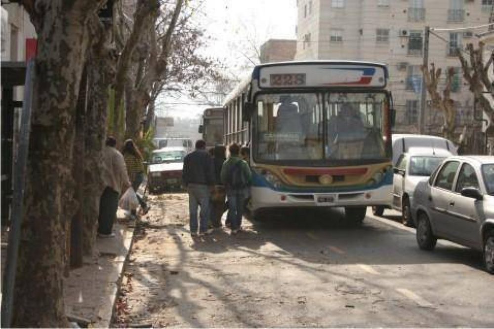 El martes 6 las empresas de colectivos modifican sus servicios