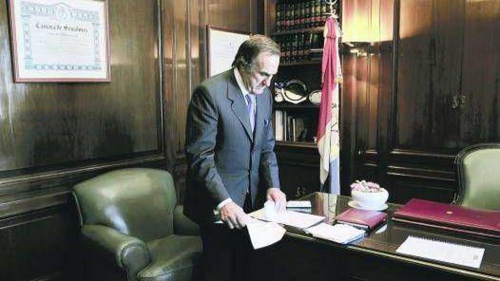 Lole mantiene el �no�, pero sus operadores lo anotan para el 2011